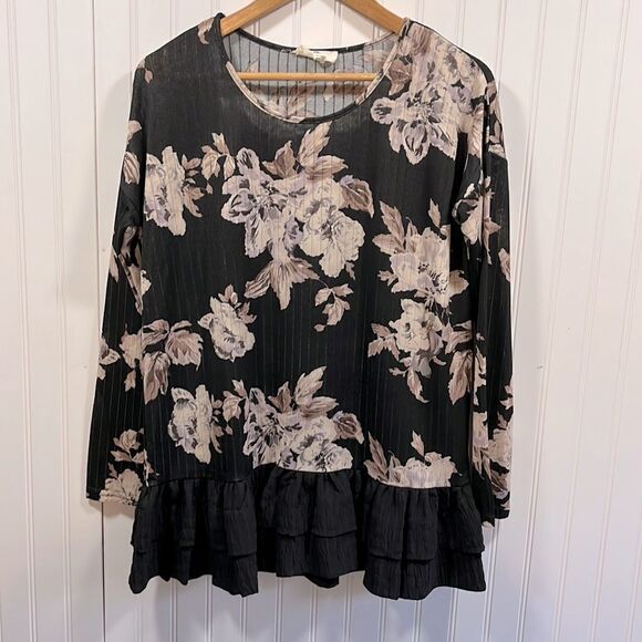 entro Tops - Entro black floral long sleeve tunic blouse